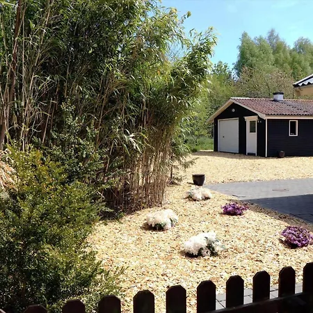 4759-ronne-stampen-vej-1-hus-4 * Rønne